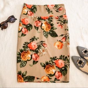 EUC Lularoe Cassie Skirt Floral Small